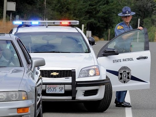 Lynnwood Traffic Ticket Lawyer Paul Hanson. Over 38 plus years experience. Former Lynnwood City Prosecutor.