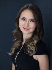 Alina Isaeva headshot