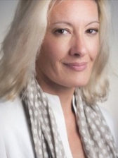 Ana Juan Bustos headshot