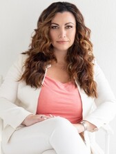 Anna Romanskaya headshot