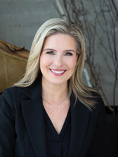 Heather Z Bliss headshot