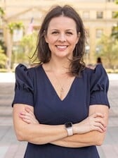 Jennifer Lipinski headshot