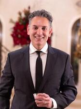 Nader Davaei headshot