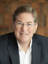 Neil S Holmes headshot