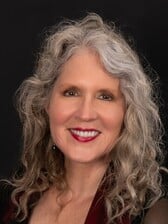 Nina Whitehurst headshot