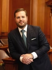 Robert P. Miraglia headshot