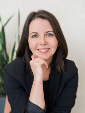 Sara Barlowe headshot