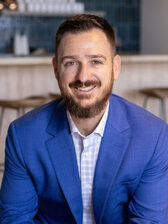 Thomas J Betts headshot