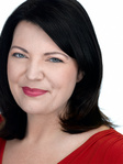 Traci Lohmann Ahart headshot
