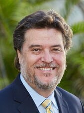 Ury Fischer headshot